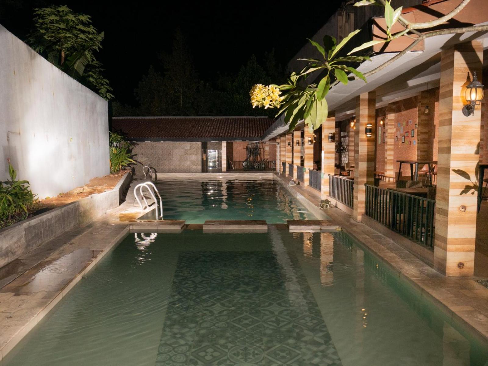 Meotel Purwokerto Kültér fotó